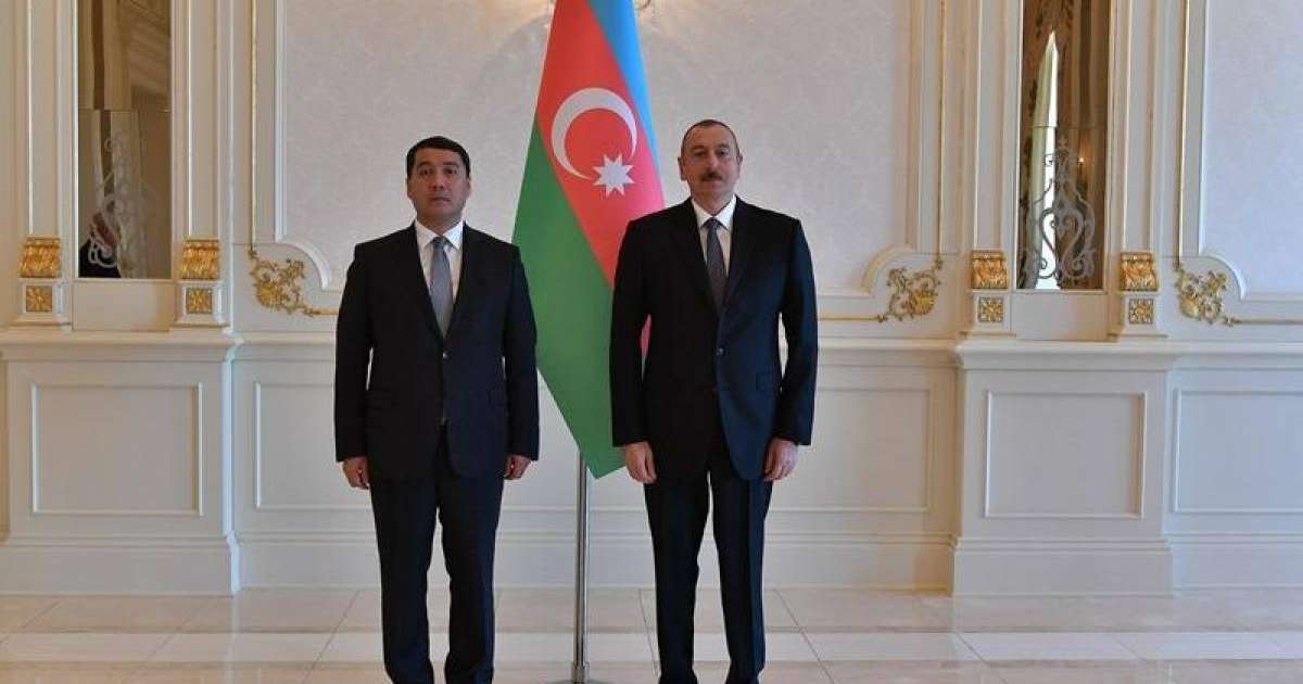 哈萨克斯坦大使向阿塞拜疆总统递交国书