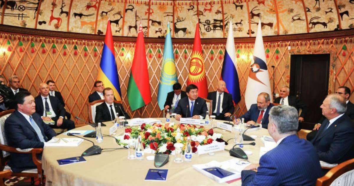ЕАЭО премьер-министрлері Қырғызстанда бас қосты
