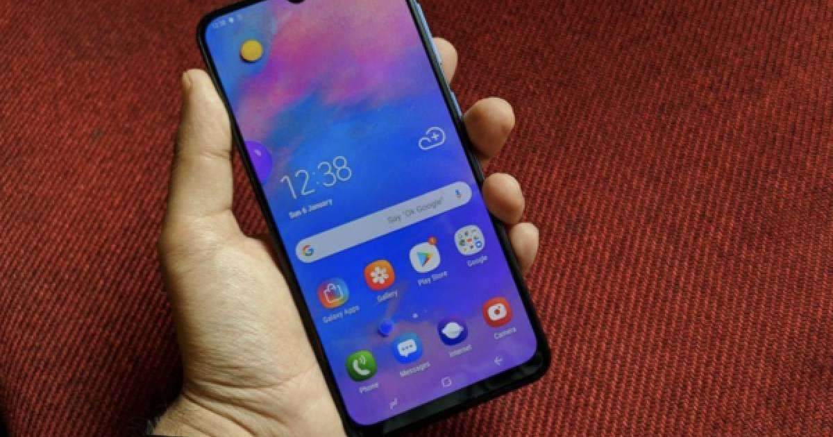 ​Samsung аккумуляторы қуатты, қолжетімді смартфон ұсынды