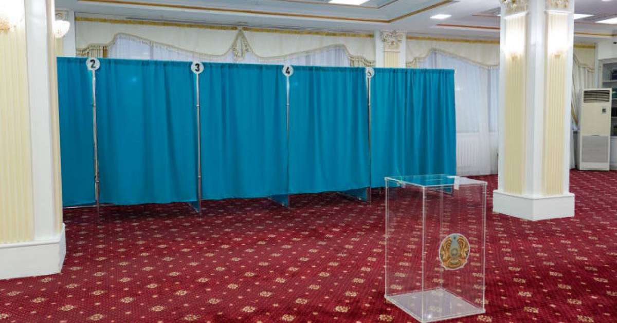 Қасым-Жомарт Тоқаев баратын учаскеде кім бірінші болып дауыс берді