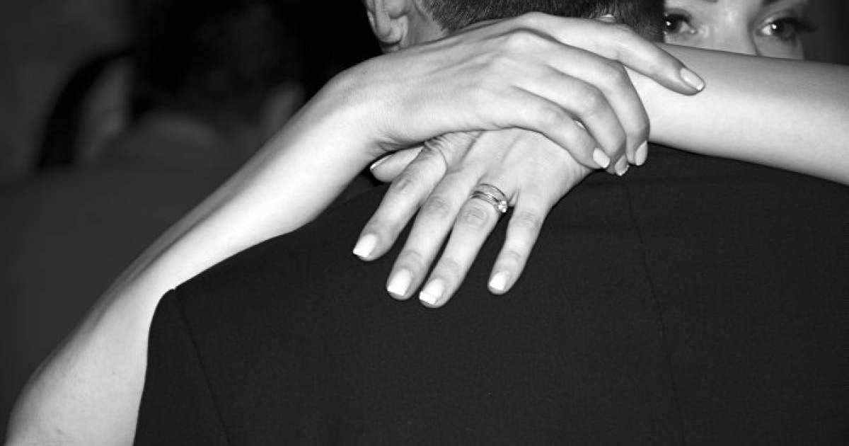 бойжеткен сүйіктісін қатерлі ісіктен аман алып қалды