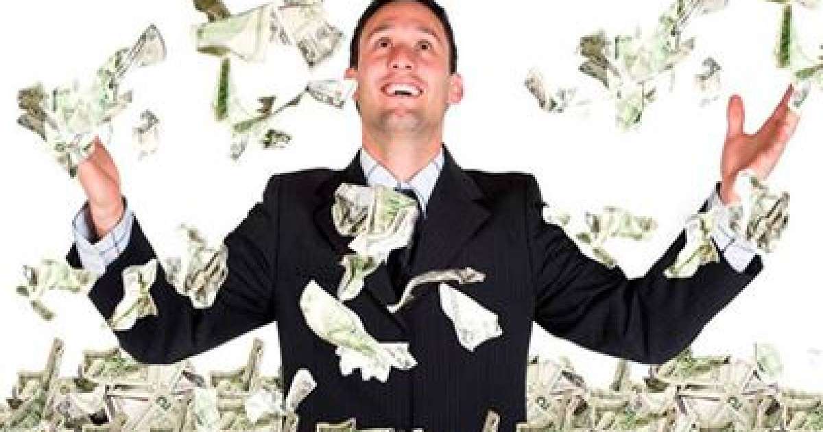 Миллионер кедейлерге аспаннан ақша жаудырды