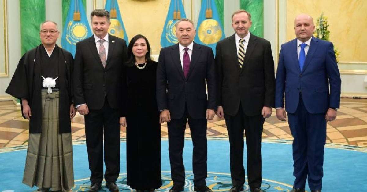 Назарбаев бірнеше мемлекеттің елшілерімен кездесті