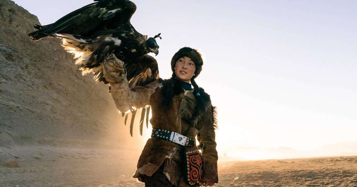 The New York Times. Бүркітші қазақ қызы