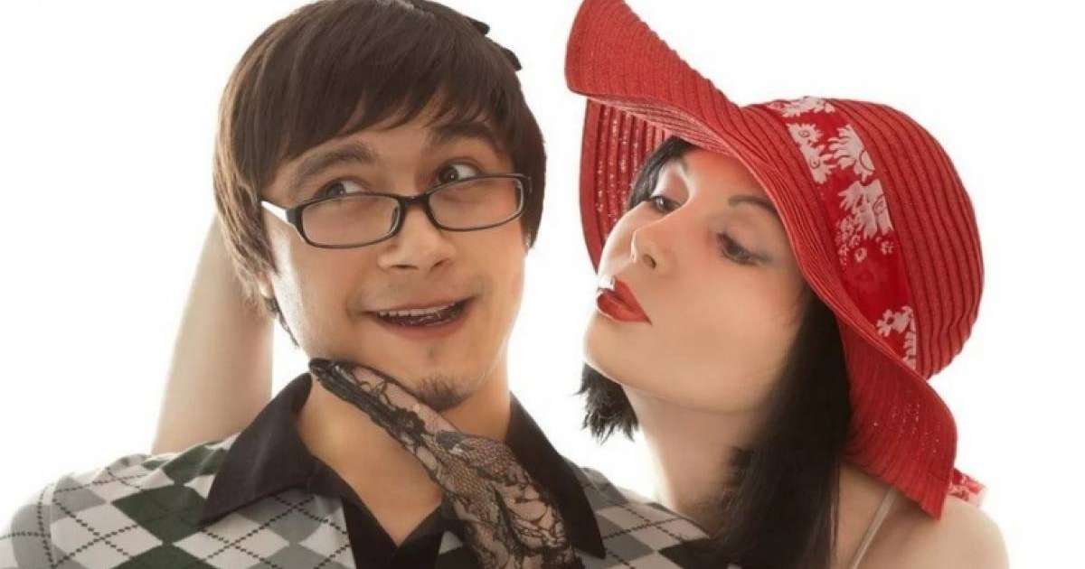 Сүйіктіңіздің көзіңізге шөп салмайтынын қалай аңғаруға болады?