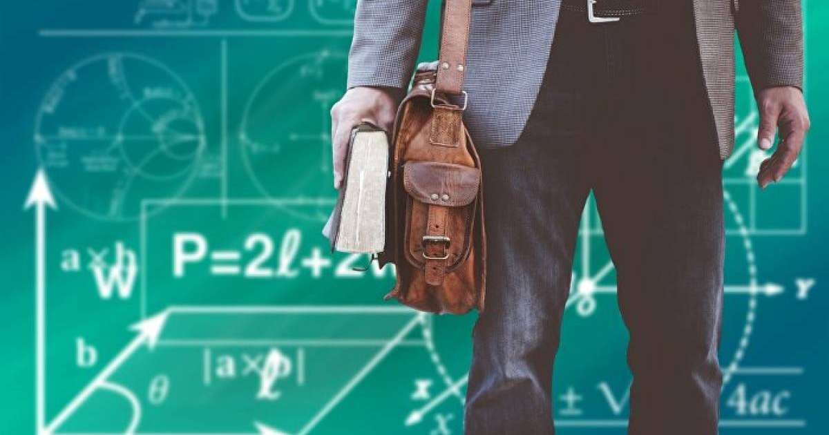 Білім министрі оқытушылардың жаппай жұмыстан қуылуына қатысты түсініктеме берді