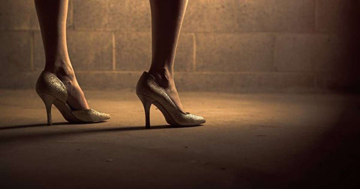 40 жастағы ер адам көшеде қызды зорлап тастады