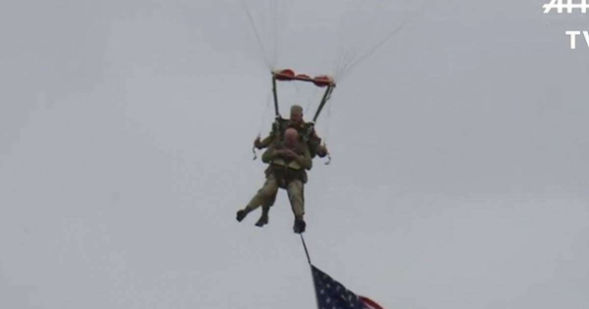 ​97 жастағы қария парашютпен секірді