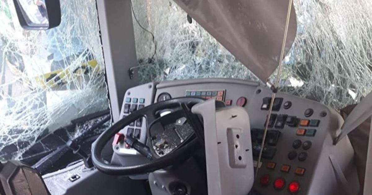 Алматыдан шыққан автобус Өзбекстанда апатқа ұшырады