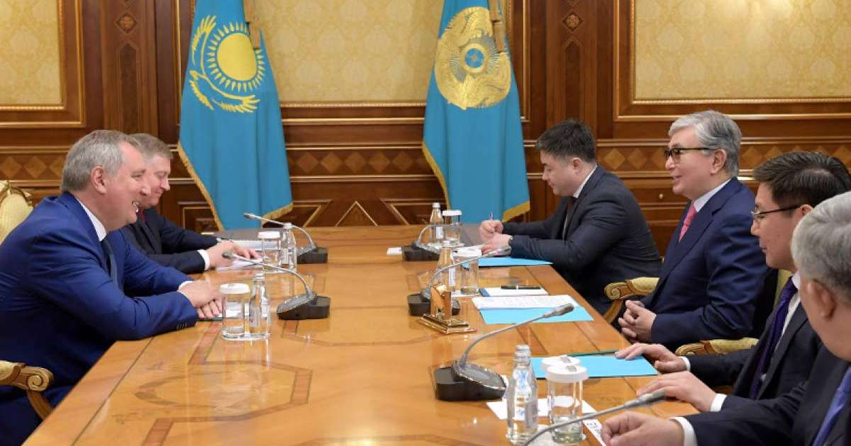 总统会见俄罗斯宇航公司总裁