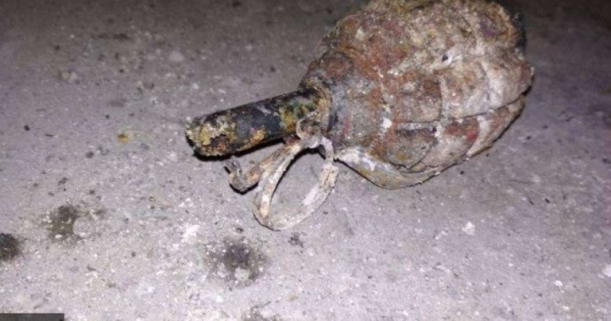 Видеошок: Қарызын қайтарғысы келген адам граната жарып, төрт адамды жаралаған