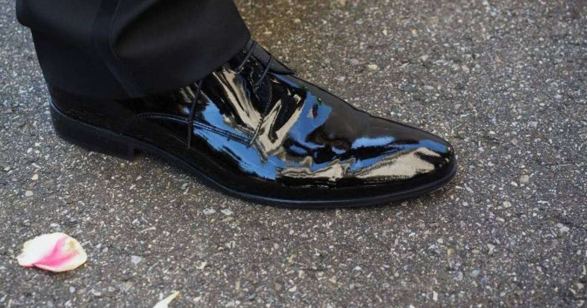 Қасым-Жомарт Тоқаев шымкенттік кәсіпкерге туфли тігуге тапсырыс берді