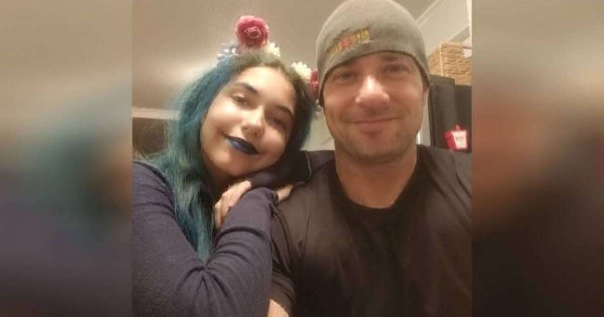 Әкесі қызын акуланың аузынан құтқарып алған