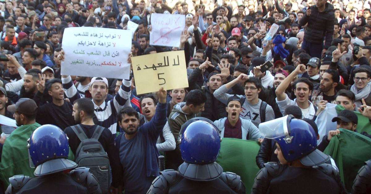 Алжирде бұрынғы президенттің сайлануына қарсы шеру жалғасып жатыр