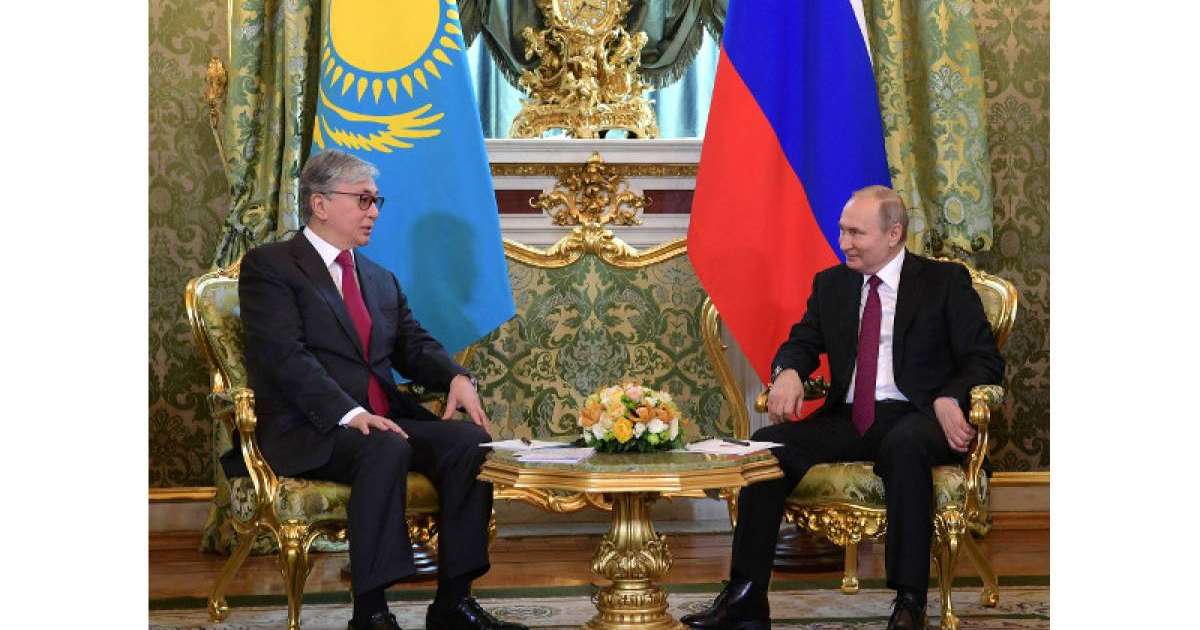 哈俄总统在克里姆林宫举行会晤