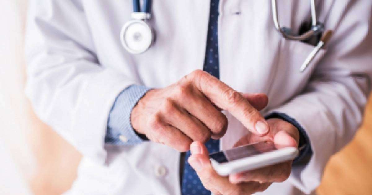 ​Әлемде алғаш рет хирург интернет арқылы адам миына ота жасады