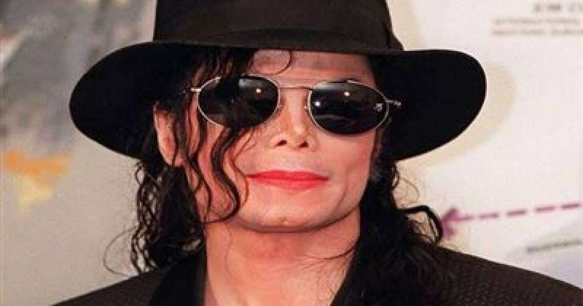 Майкл Джексонның жанкүйерлері оның тірі екендігіне сенімді