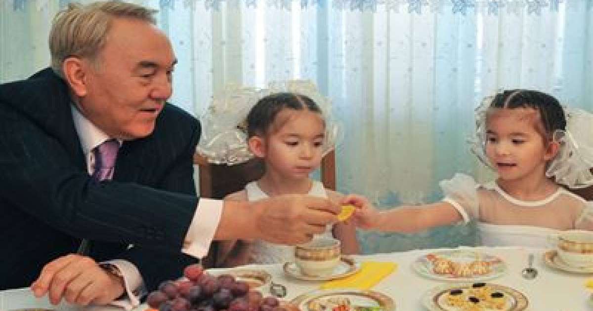 Елбасы: Қазақстанда балалар үйі болмауы керек