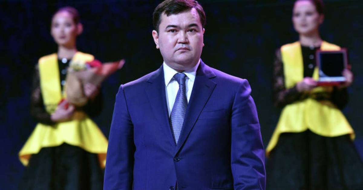 Жеңіс Қасымбектің өмірбаяны