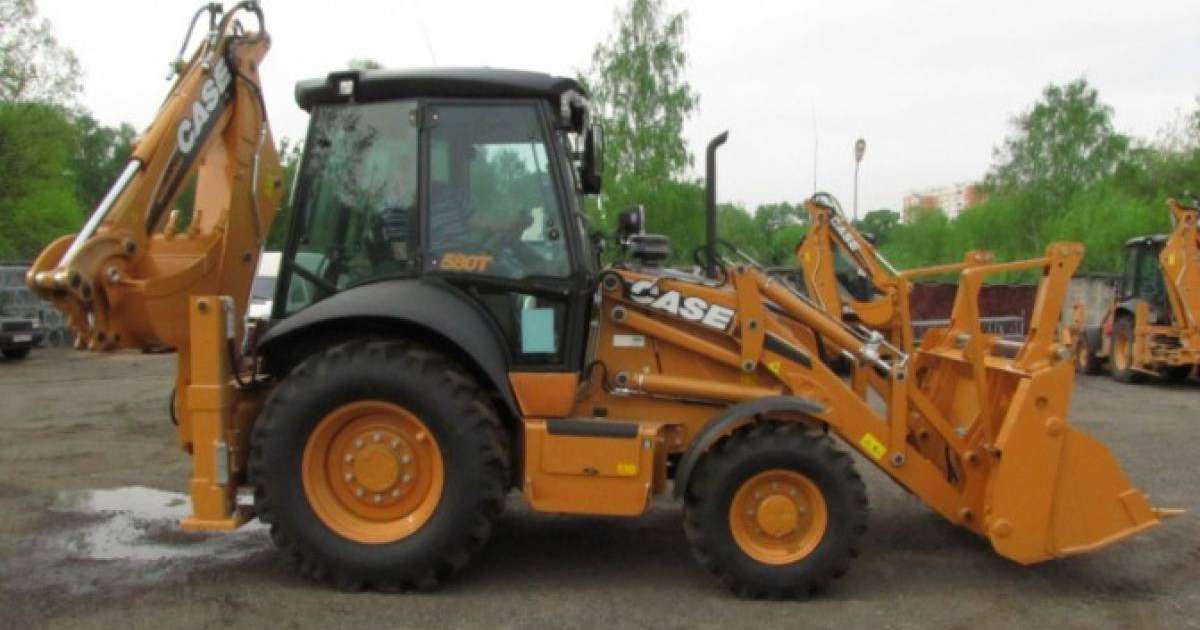 Алматыда әкесі туған қызын экскаватормен басып кетті