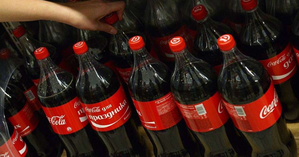 Балаларына кока-кола ішкізген ер адам түрмеден бір-ақ шықты