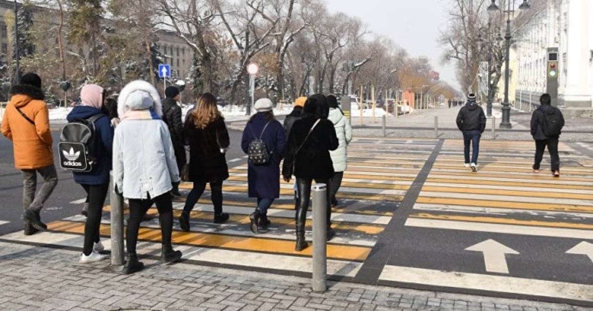 Қазақстанда жолды рұқсат етілмеген жерден кесіп өткендер қанша айыппұл төлейді?