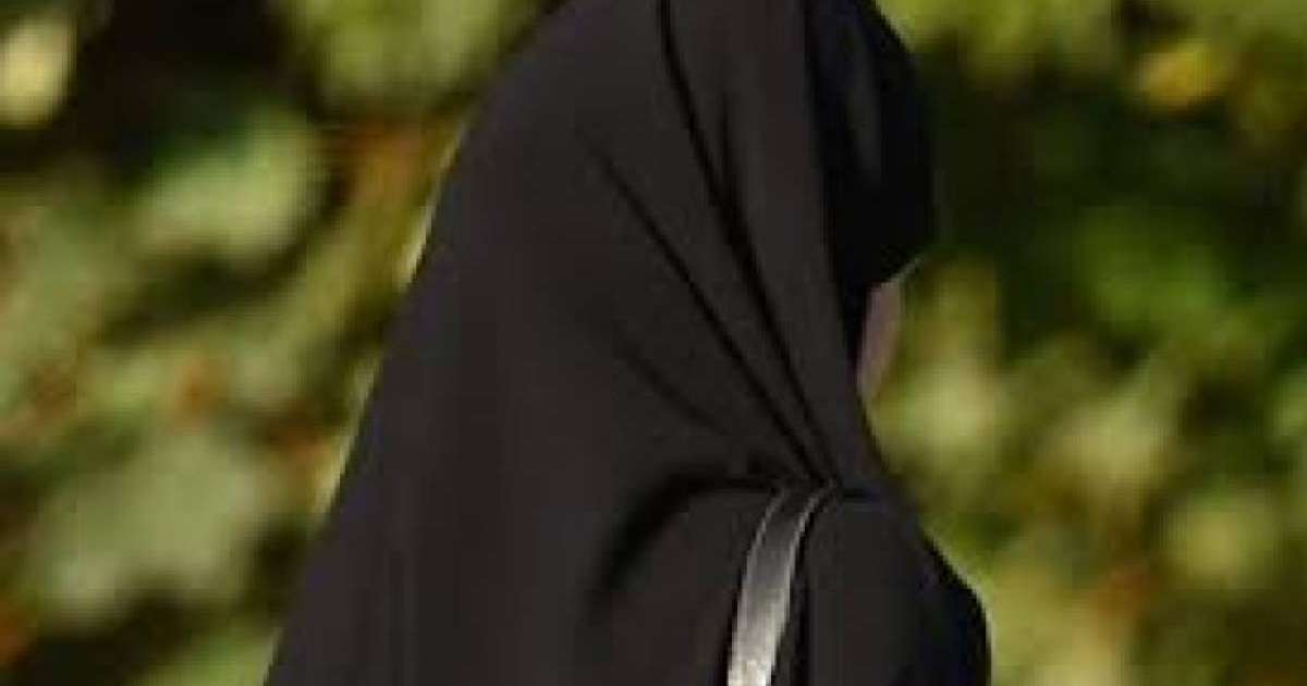 «Теледидар көру, домбыра үнін тыңдау – харам»: Әйел өзге ағымның жетегінде кеткен күйеуінен қалай құтылғанын айтты