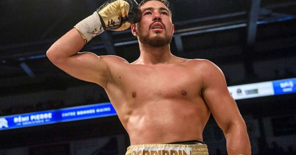 20 жастағы қазақстандық чемпион мексикалықты қалай нокаутқа түсірді (ВИДЕО)