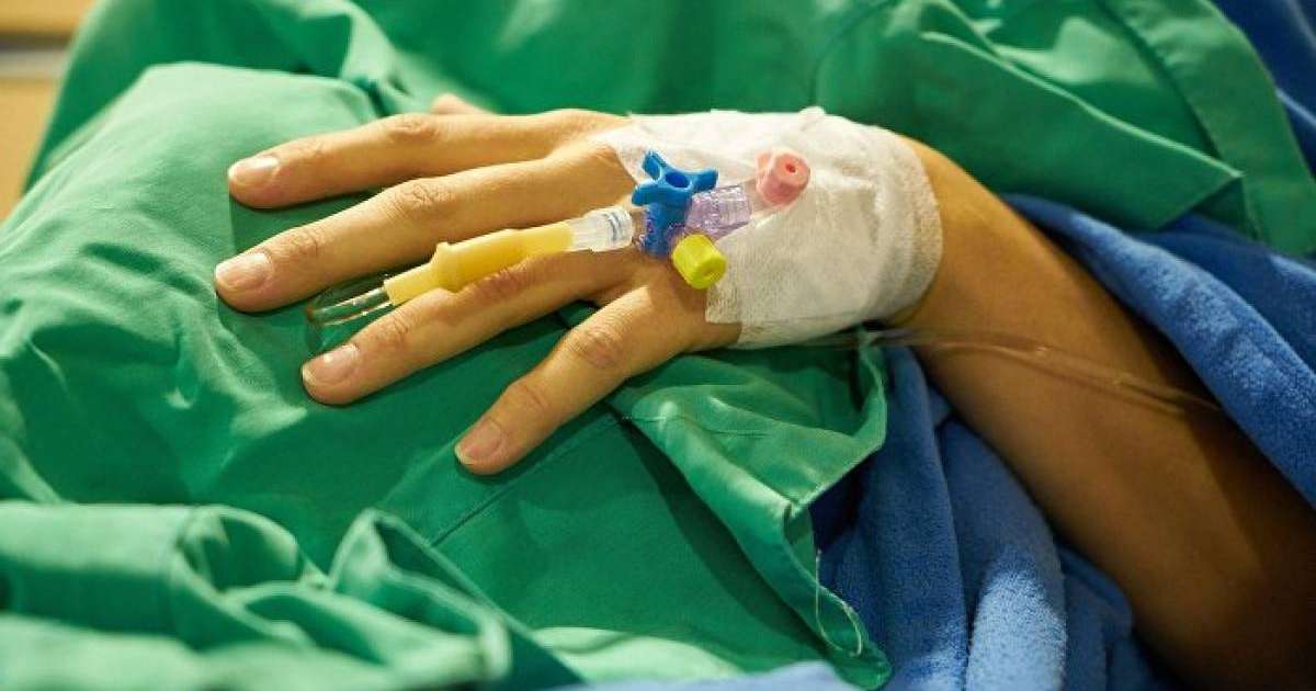 ауруханаға түскен екі қазақстандық елге жеткізілді