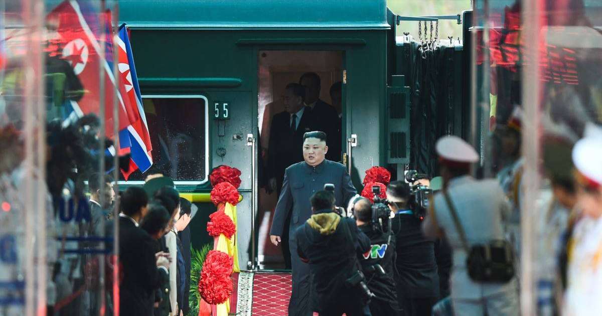 Ким Чен Ын Дональд Трамппен кездесу үшін Вьетнамға келді