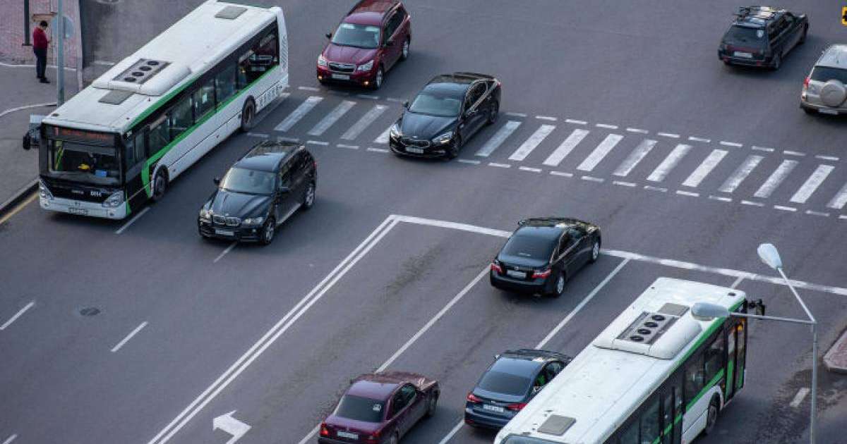 Автобустардың жүру жылдамдығы азайту ұсынылды