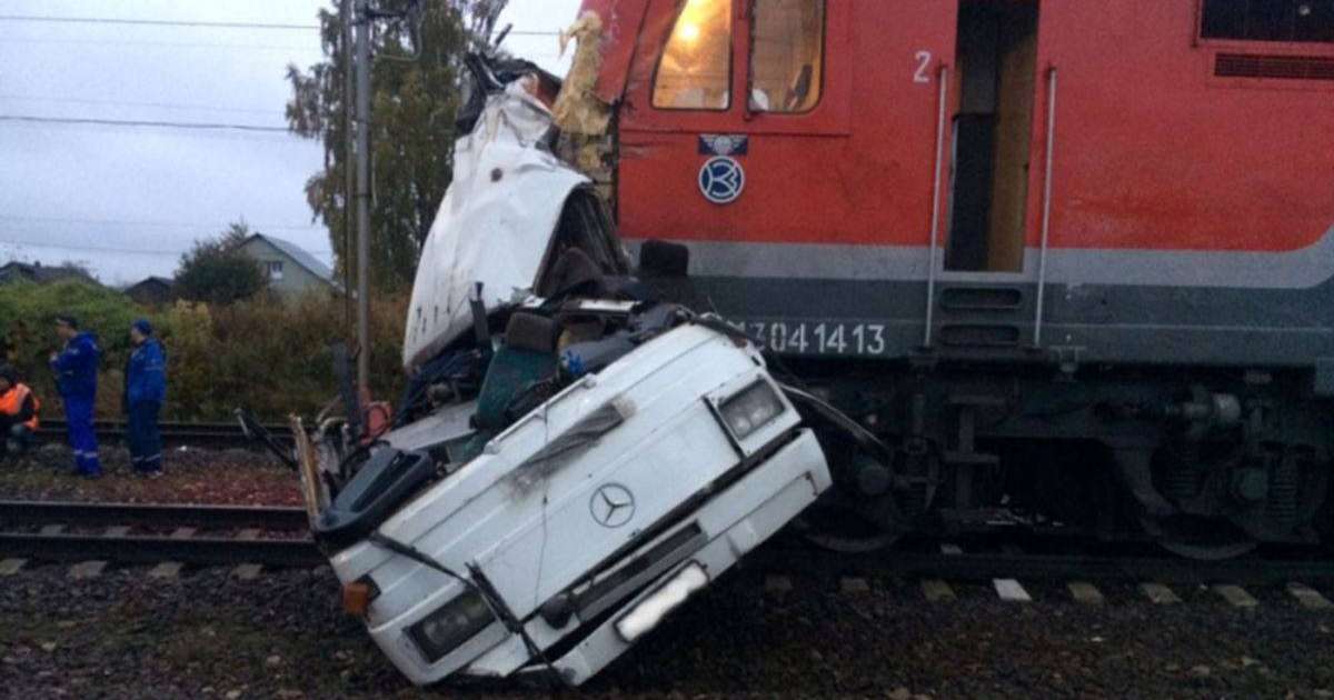 Саратовта поезбен соқтығысқан автобус жүргізушісіне үкім шықты