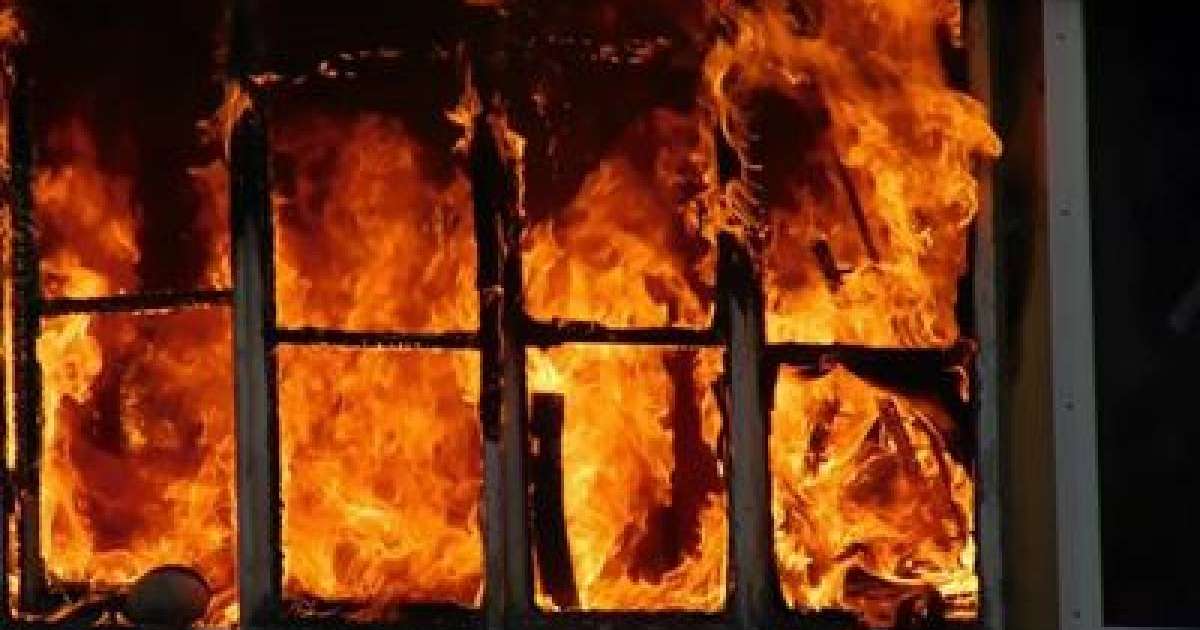 Қарағандыда үй өртеніп, 2 адам қайтыс болды