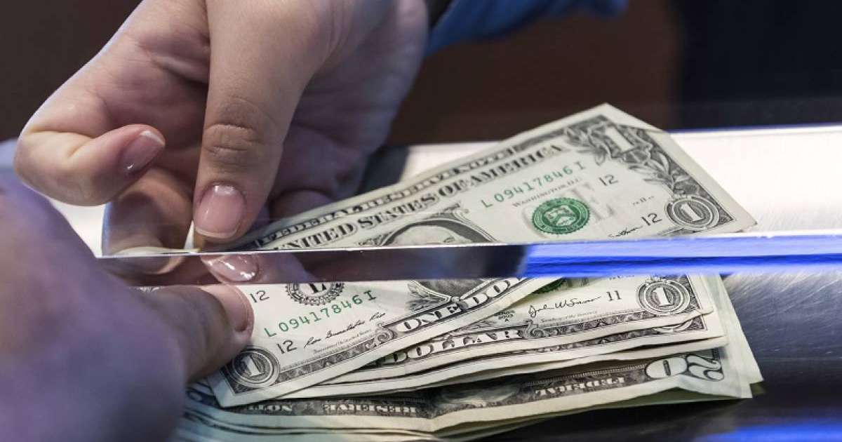 今日美元兑坚戈终盘汇率1:379.70