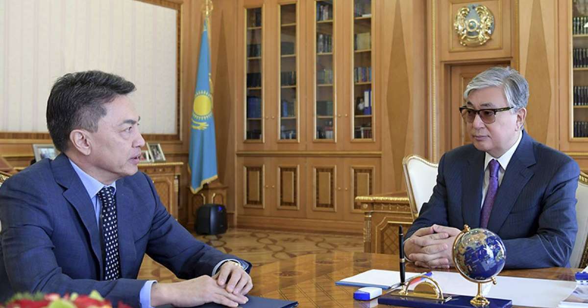托卡耶夫总统接见哈萨克斯坦人权事务专员沙克洛夫