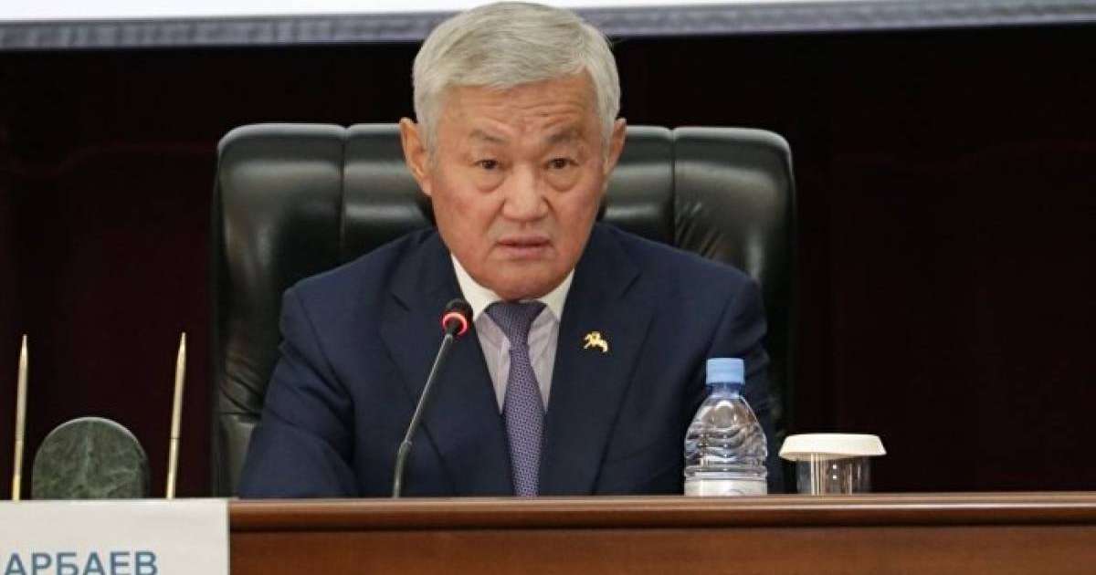 Бердібек Сапарбаевтың өмірбаяны: отбасы, қызметі, марапаттары
