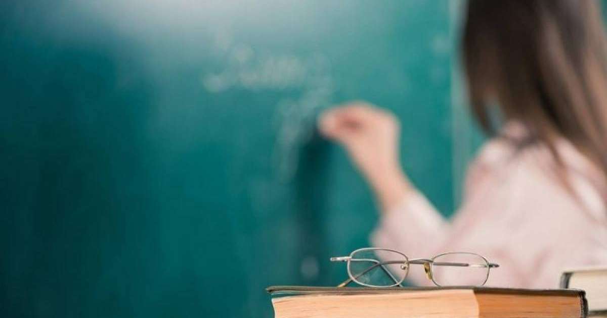 Мұғалімнің айлығы 300 мың теңге болуы керек - Білім