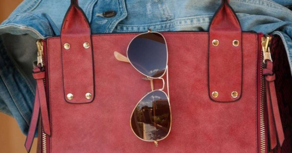 ​Келіншек сатып алған сөмкесінің ішінен өлі балық тауып алған