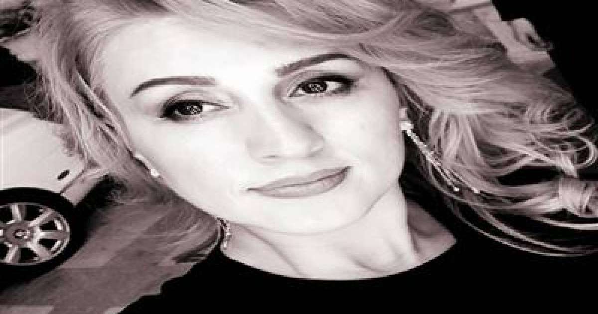 Танымал әншіні үйінің ауласында атып кеткен