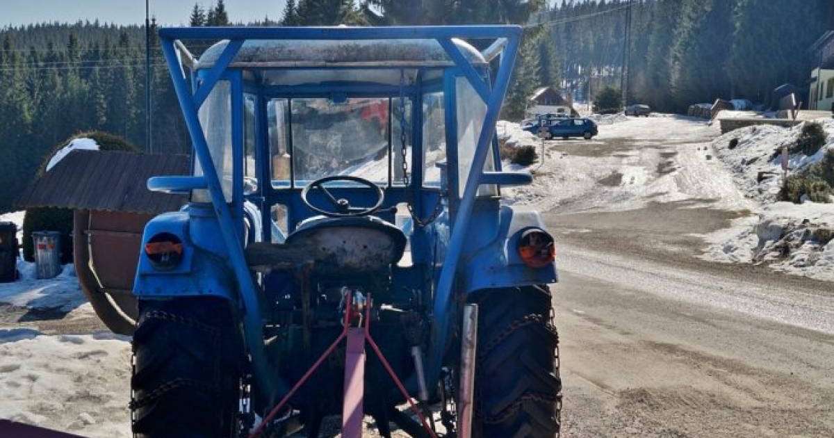 Ақтөбе облысында екі жүкті келіншек перзентханаға трактормен келген