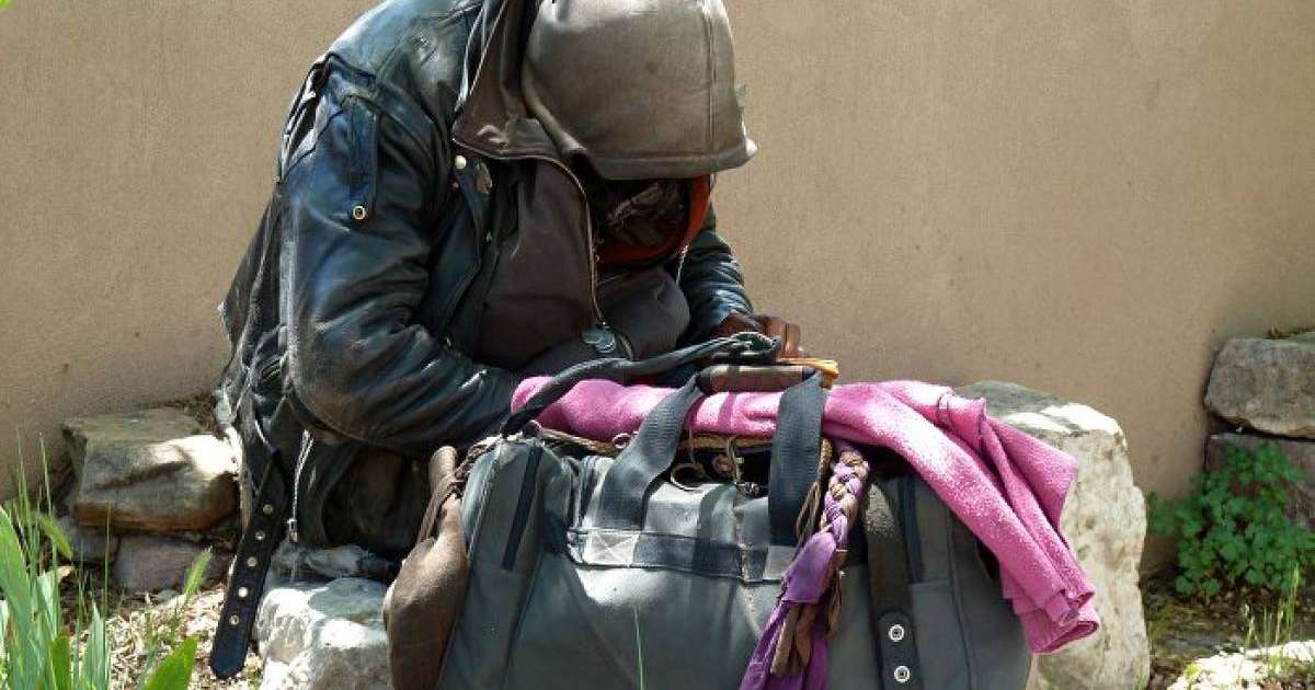 Бір күнде "бомжға" айналған Орал тұрғыны түрмеге түскісі келетінін айтты