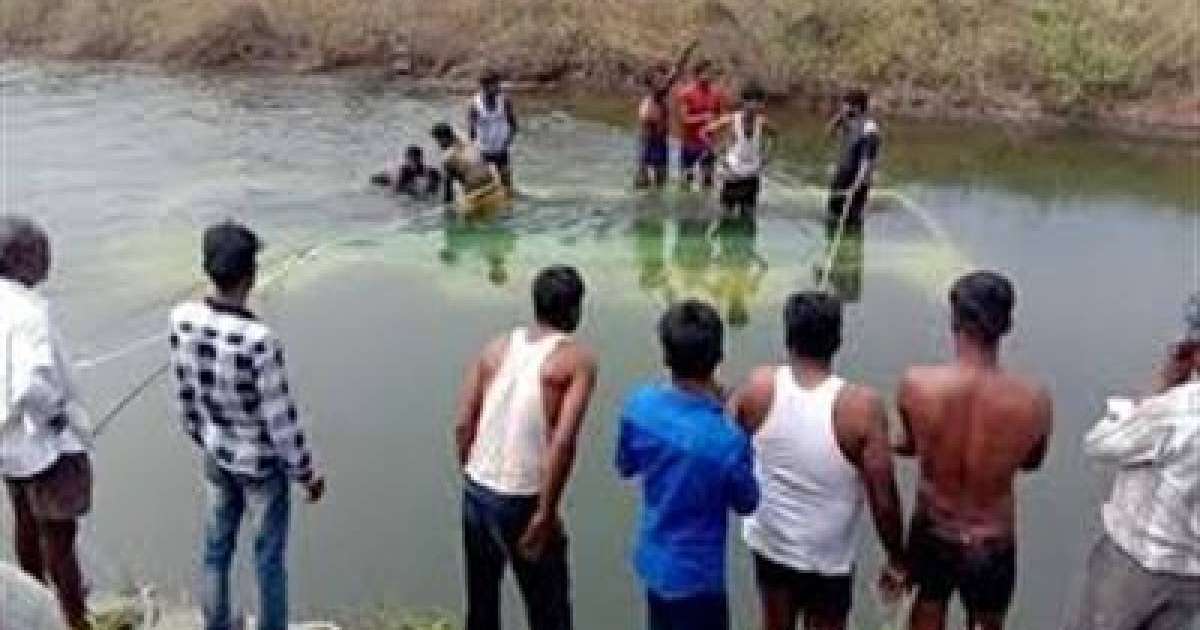 Жолаушылар автобусы каналға құлап, 25 адам көз жұмды