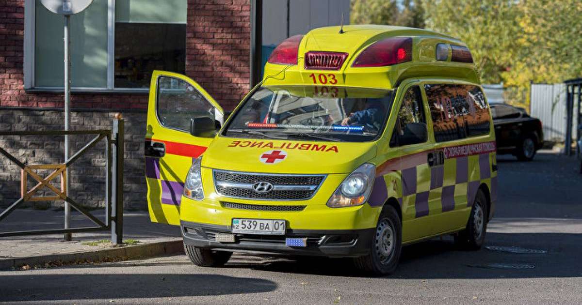 Оралда "жедел жәрдем" автокөлікпен соқтығысып, дәрігерлер зардап шекті