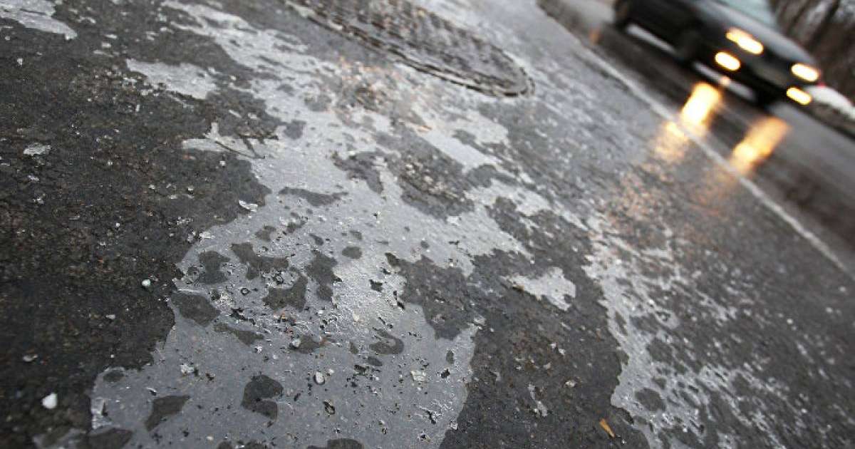 Қазақстанның екі өңірінде тасжолдар жабылды