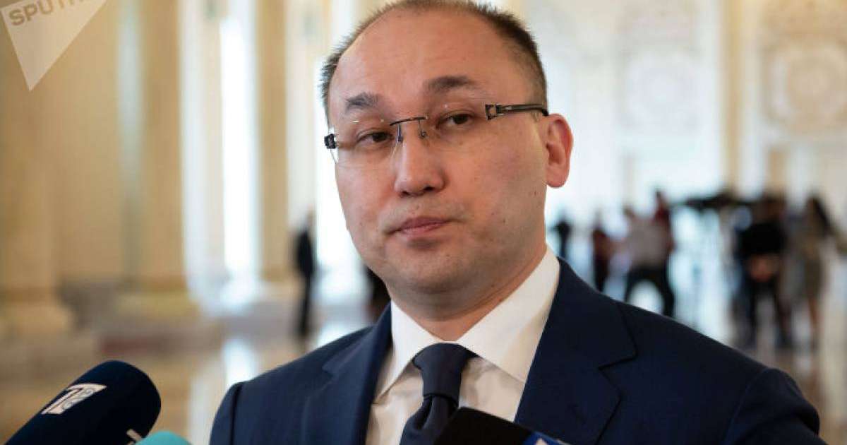 Абайдың өлеңдері: Абаев эстафетаға қатысты