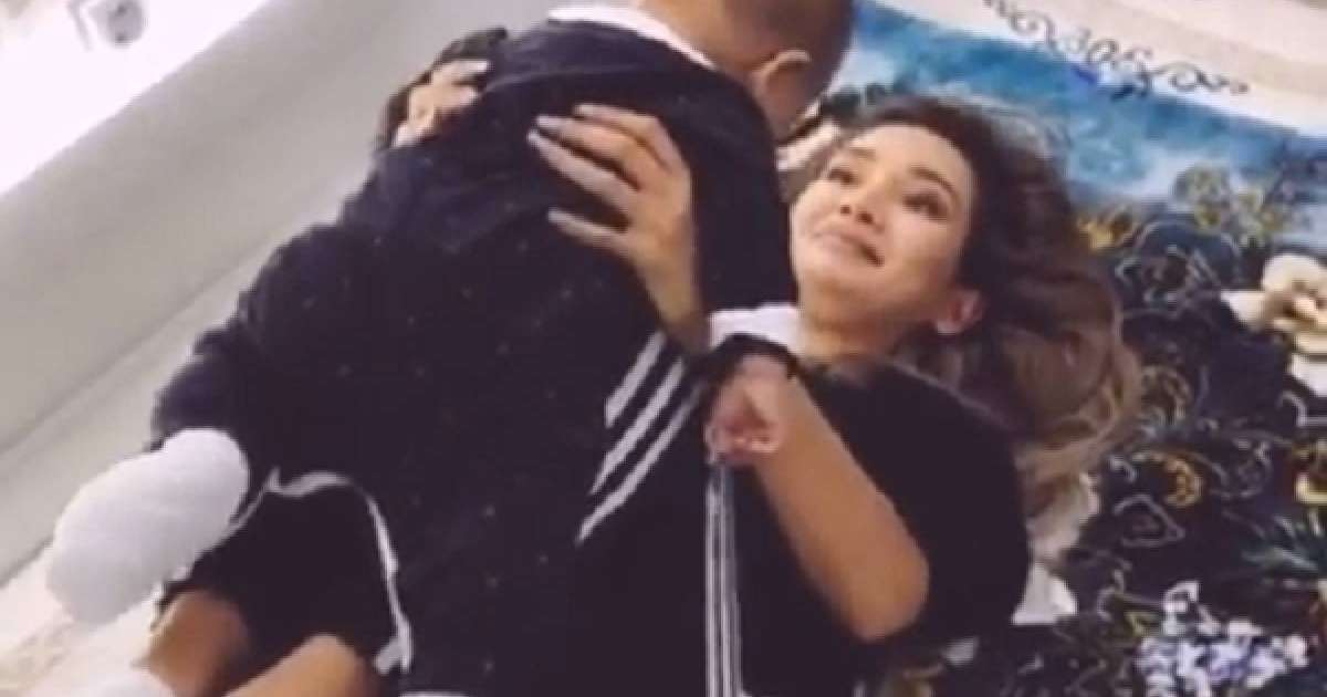 ​Баласымен ойнаған Байзақова елді сүйсінтті