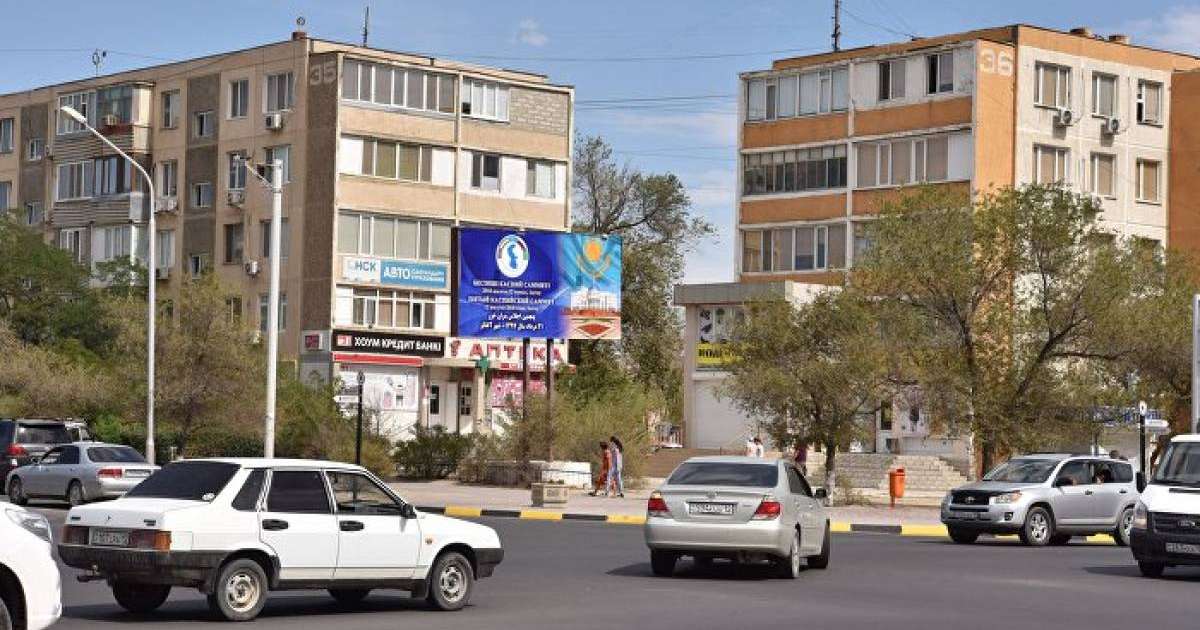 Ақтауда жол талғамайтын көлік жер астына түсіп кетті – жаға ұстатар видео