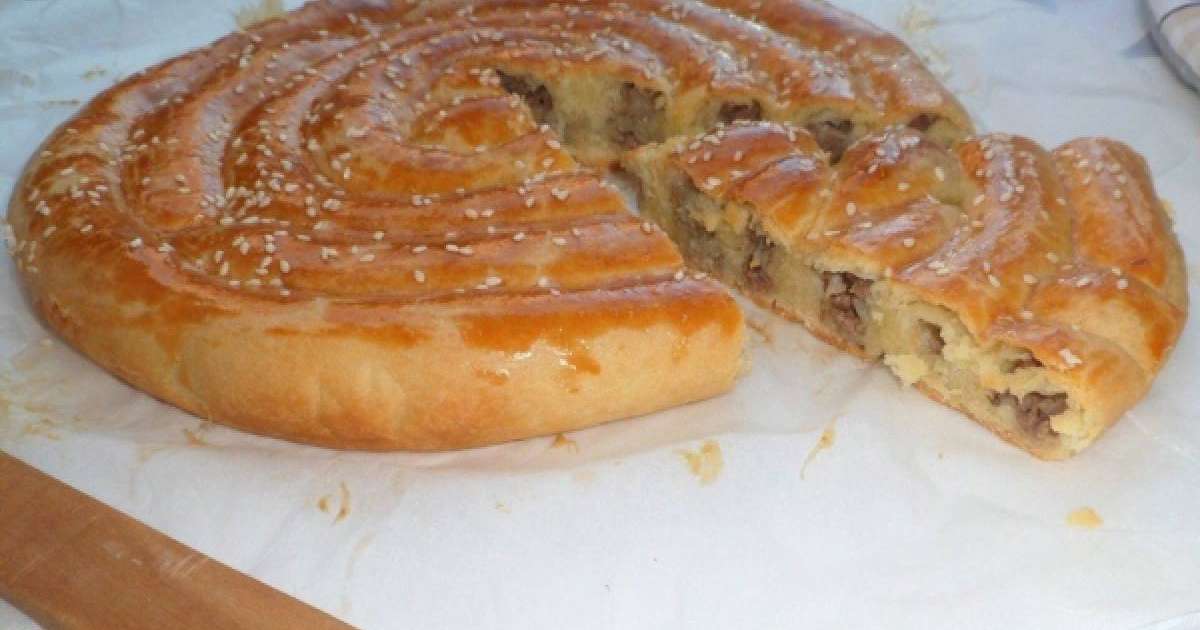 Тартылған еттен жасалған бәліш |