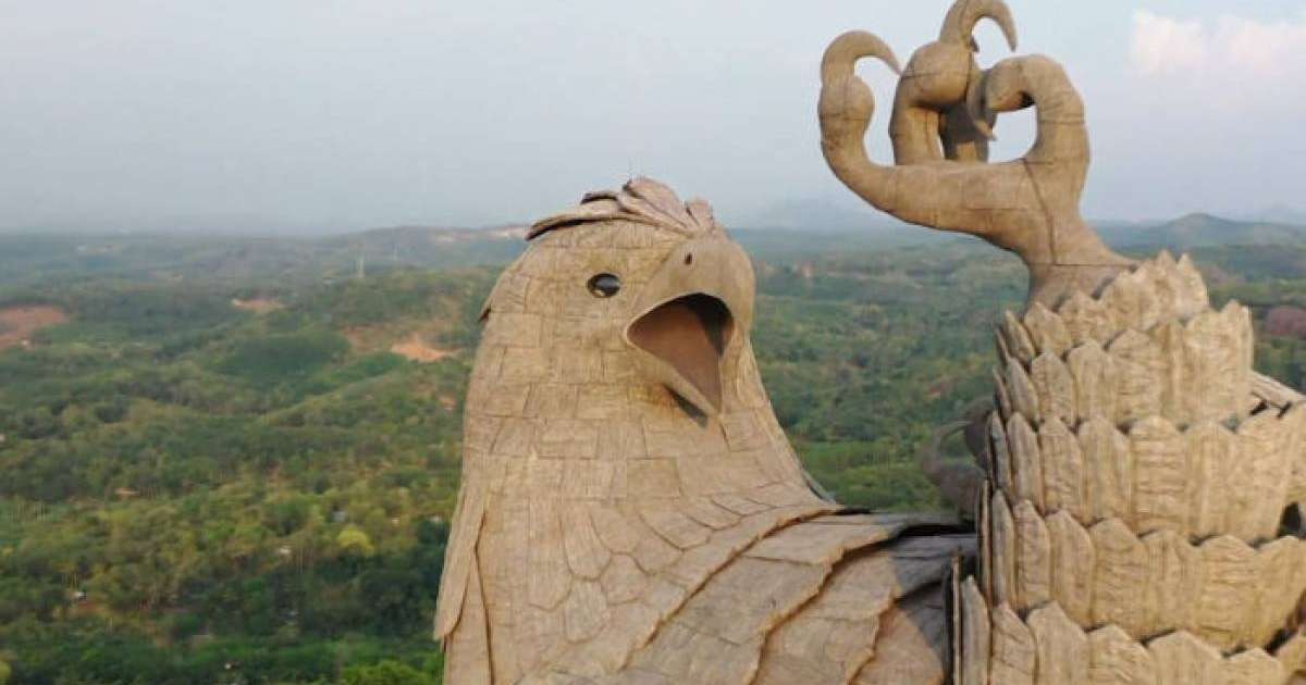 Ғаламшардағы ең үлкен құс мүсіні қалай көрінеді – видео  