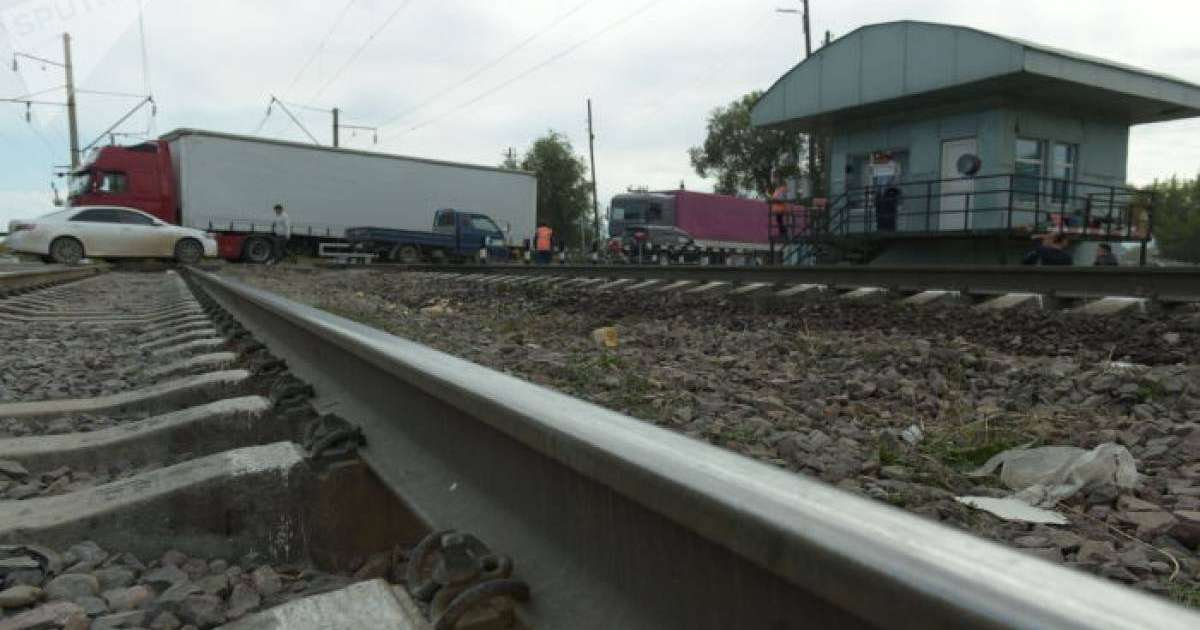 министр пойыздың неге тоқтамағанын түсіндірді